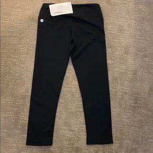 Fabletics Pants - NWT Fabletics Salar Capri Fabletics Pants - NWT Fabletics Salar Capri